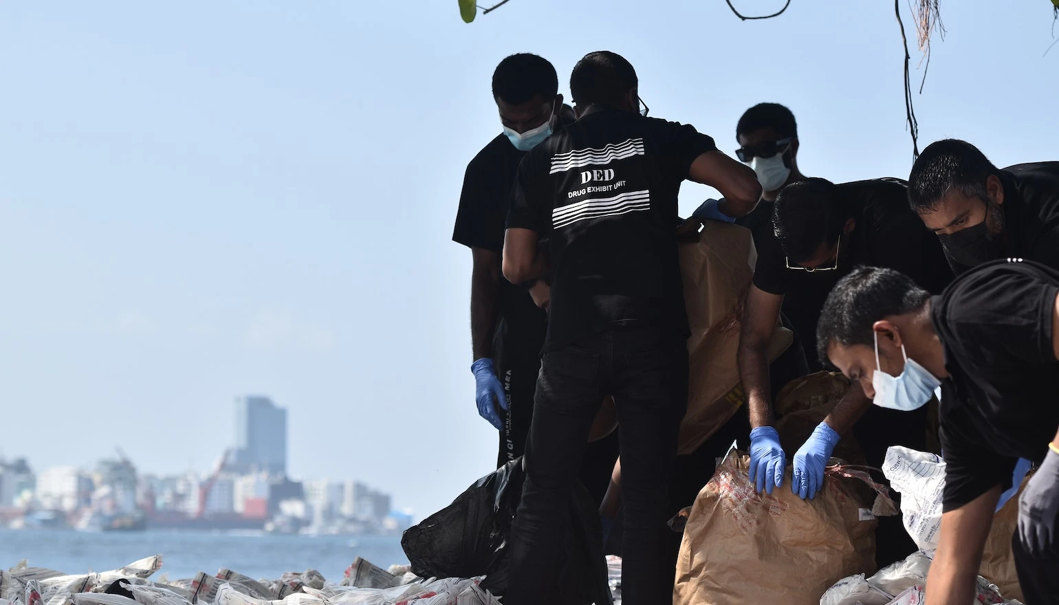 5 more arrested over police attack | Atoll Times