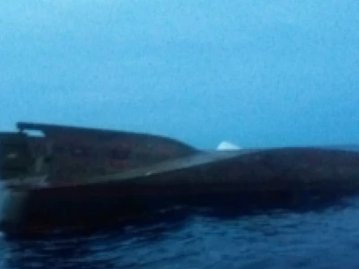 Vavassi Sinking Cargo vessel aground in Vaavu atoll salvaged | Atoll Times