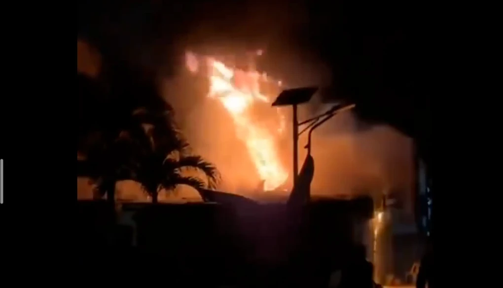 5 expats die in fire at accommodation block in ADh. Dhigurah