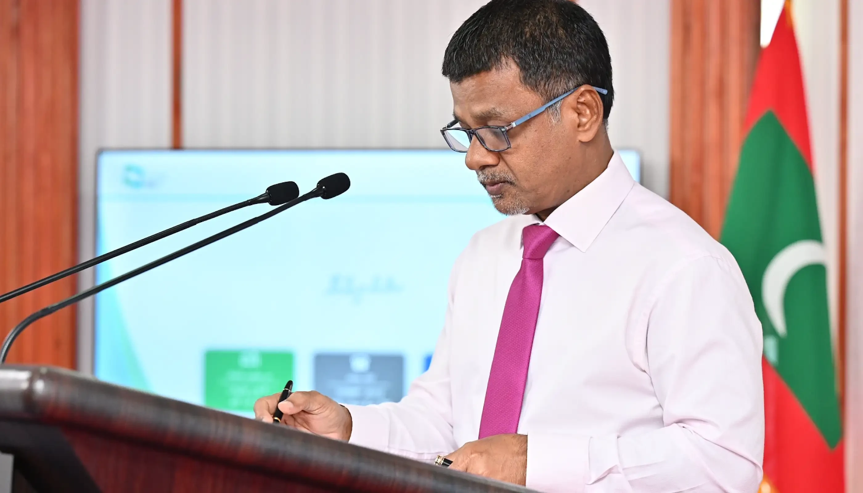 Health minister Abdulla Nazim resigns | Atoll Times