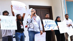 Opposition figures urge media to resist intimidation