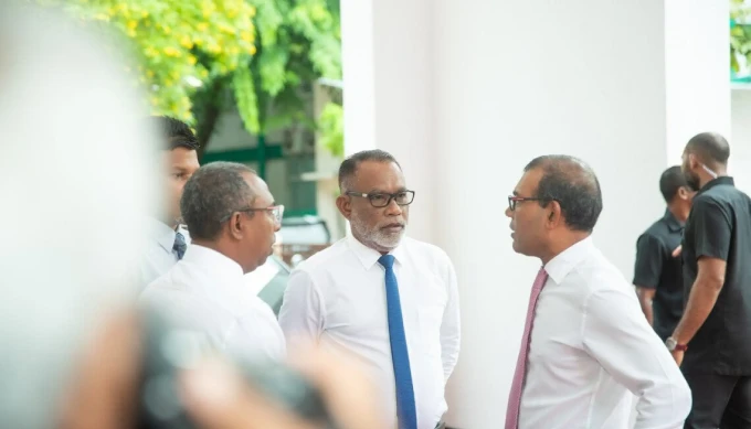 Nasheed says vote on presidential no-confidence motion required