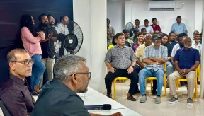 Nasheed tells supporters he will back Fayyaz in MDP primary