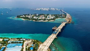 Thilamalé Bridge connects Vilimalé and Gulhifalhu